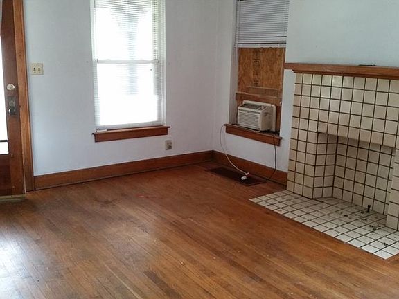 3rd image of 3404 Hemlock St