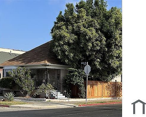 2nd image of 1803 W 36th Pl