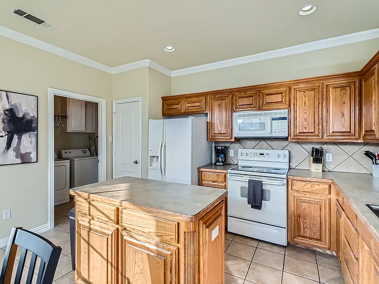 1880 Woodchase Dr — Photo 15