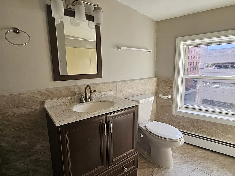 338 Orange St #302B — Photo 6