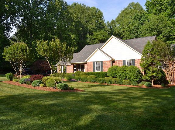 3rd image of 360 Poplar Creek Dr