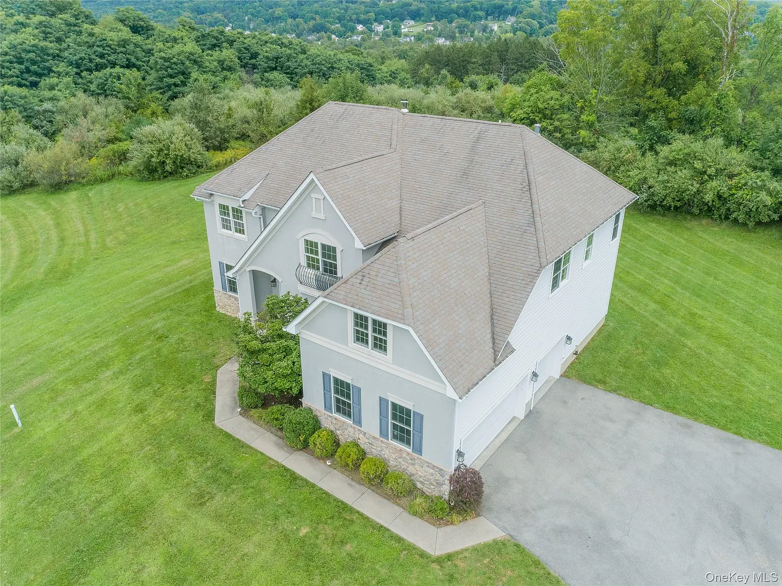 4 bed, 3.5 bath, 3771 sqft, $4,500 — Photo 3