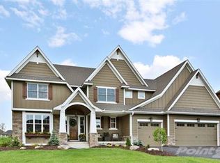 9853 Trails End Rd, Chanhassen, MN 55317