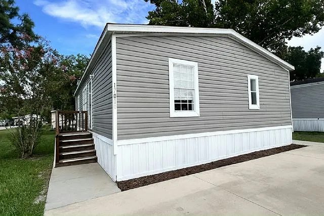 1701 Daffodil Ave #328 — Photo 1