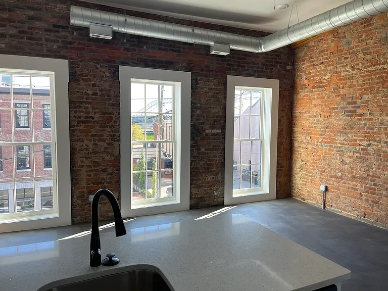 145 E Main St #151-200 — Photo 4