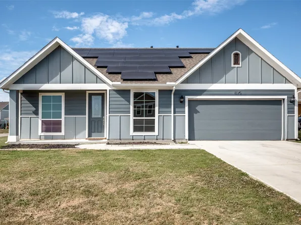 1375 Orange Blossom Ct, Gainesville, TX 76240