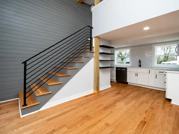 210 Lincoln Ct, Raleigh, NC 27610