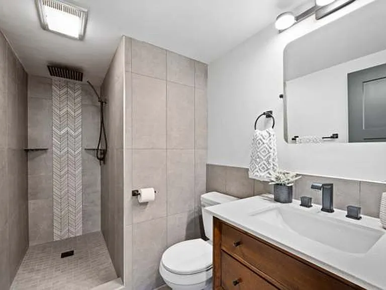1238 E Oros Ave — Photo 36