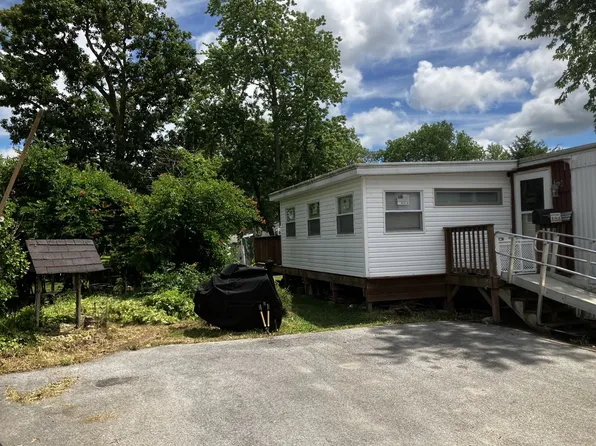 89 Chaucer Dr, Gardner, IL 60424