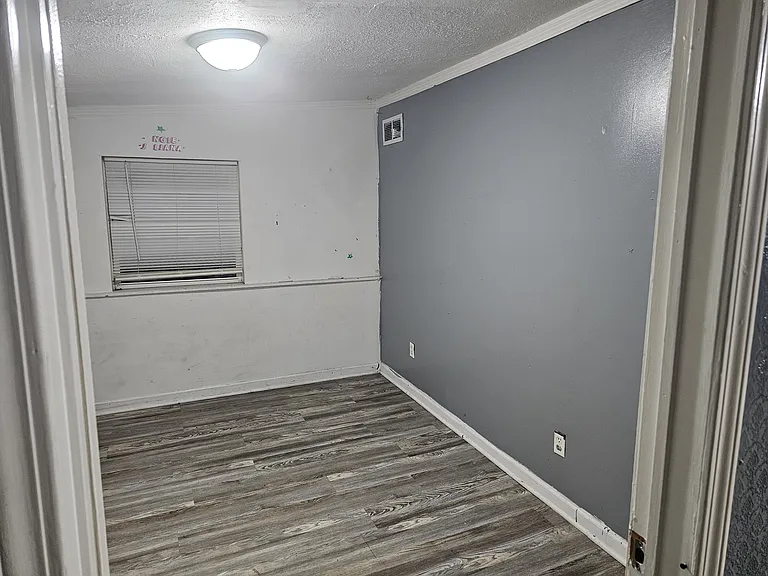1493 W County Line Rd — Photo 7