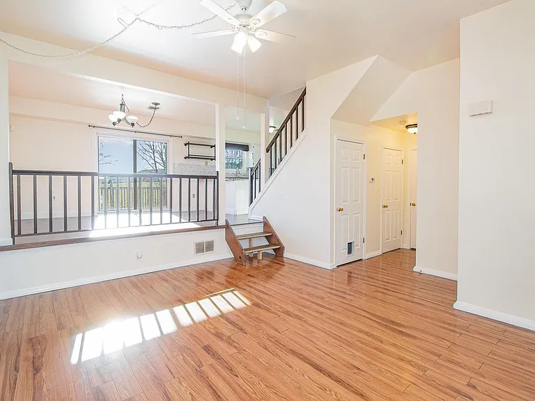 6280 Spring Knoll Dr — Photo 3
