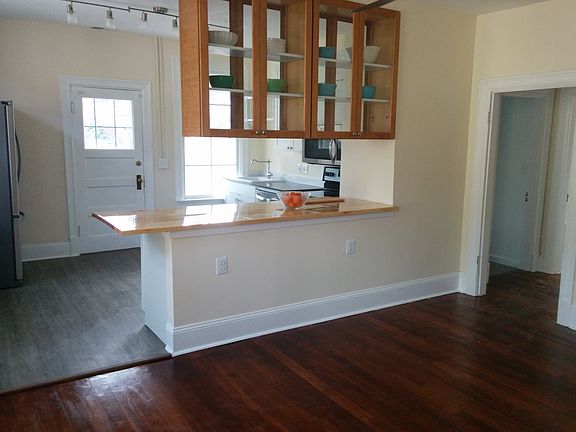 3rd image of 1331 Newton St NE #2