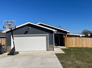 106 Cleveland Ave, Pikeville, TN 37367