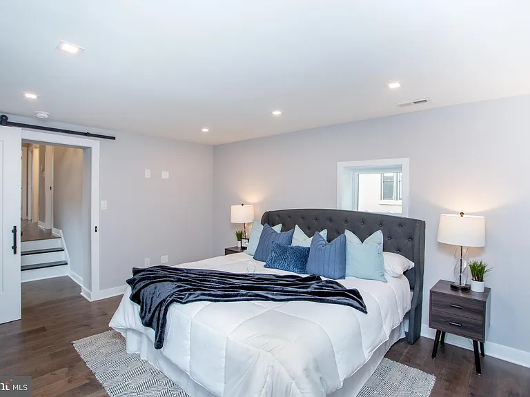 327 Wood St — Photo 39