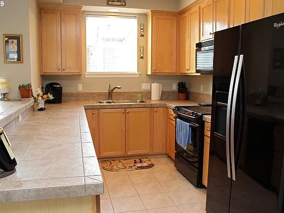 5th image of 10970 SW Briarwood Pl