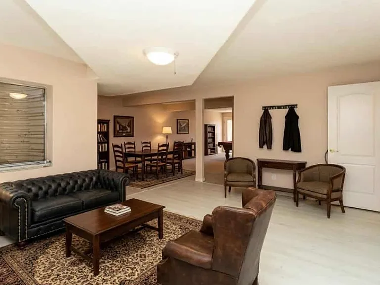 4513 Songglen Cir — Photo 9