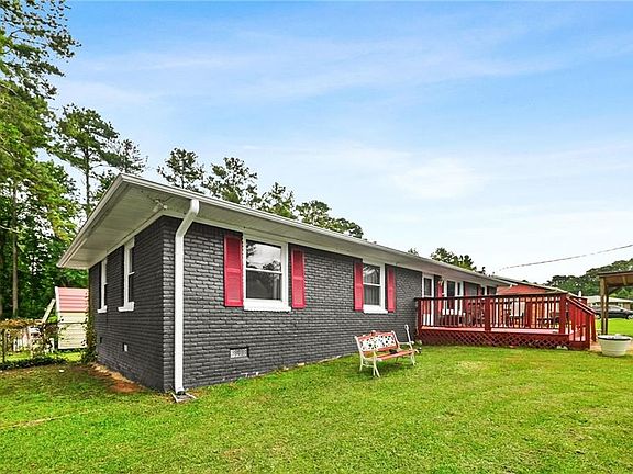 3rd image of 846 Orris Ln SW