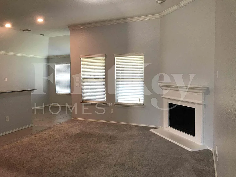 264 Callaghan Dr — Photo 3