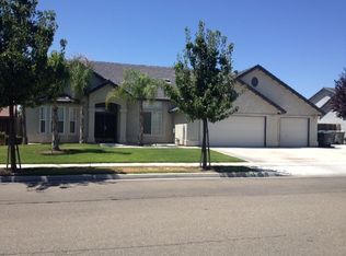 305 S Park Ave, Kerman, CA