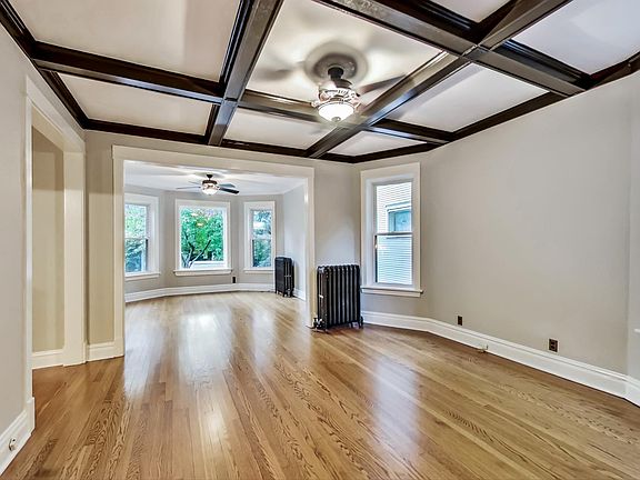 3rd image of 1-5230 N Wayne Ave #1