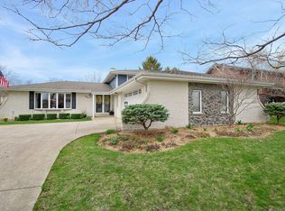 909 S Raven Rd, Shorewood, IL 60404