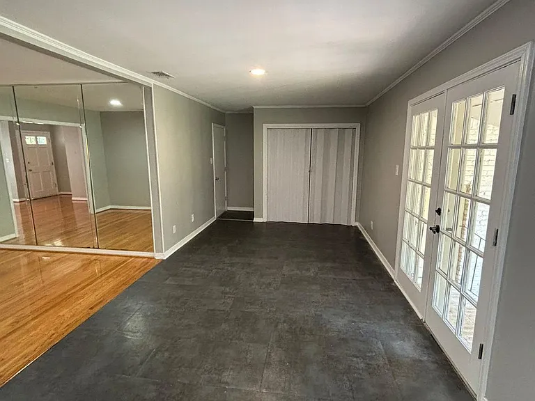 320 Vanderbilt Dr — Photo 6