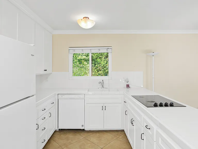 1403 E Chalynn Ave — Photo 6