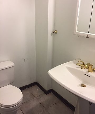 4th image of 7855 S Coles Ave