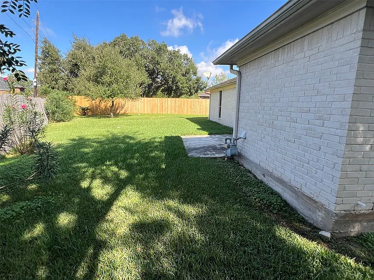 1819 Hanbury Ct — Photo 20