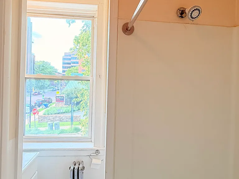 111 College St #4C — Photo 27