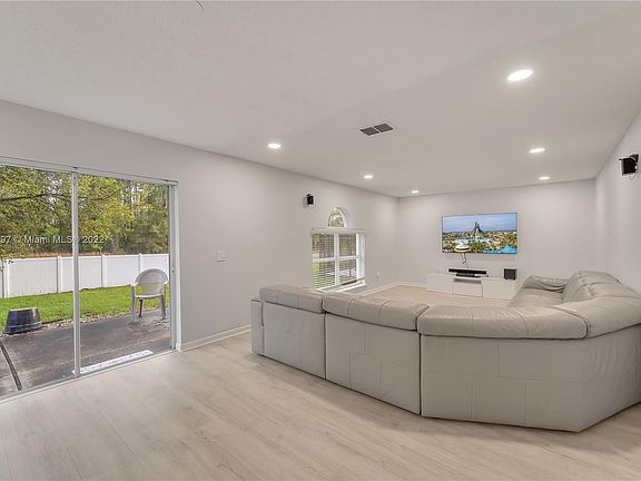5th image of 109 Herring Way #0