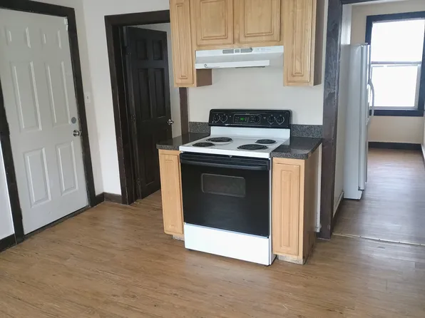 14 Randall St Floor 2, Taunton, MA 02780
