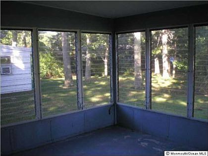 4th image of 87 Columbine Cir