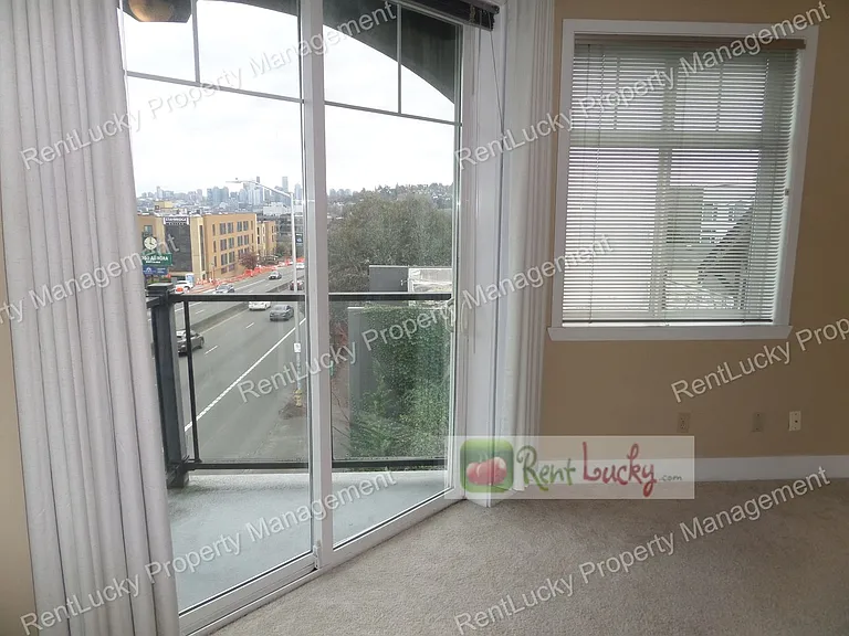 4031 Aurora Ave N #301 — Photo 15
