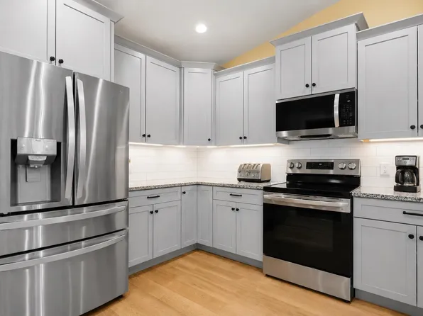 859 Carson St, Traverse City, MI 49686