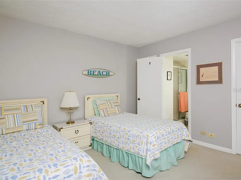 500 S Washington Dr #26B — Photo 24