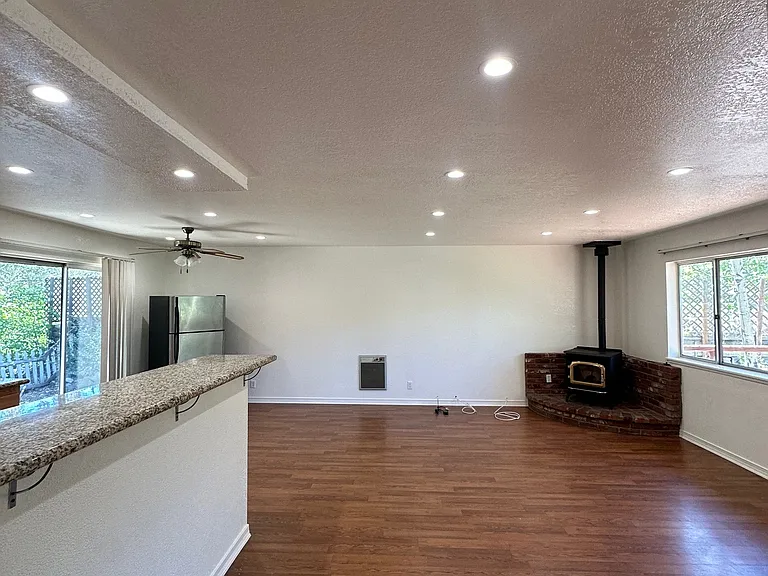 2100 Zermatt Dr — Photo 23