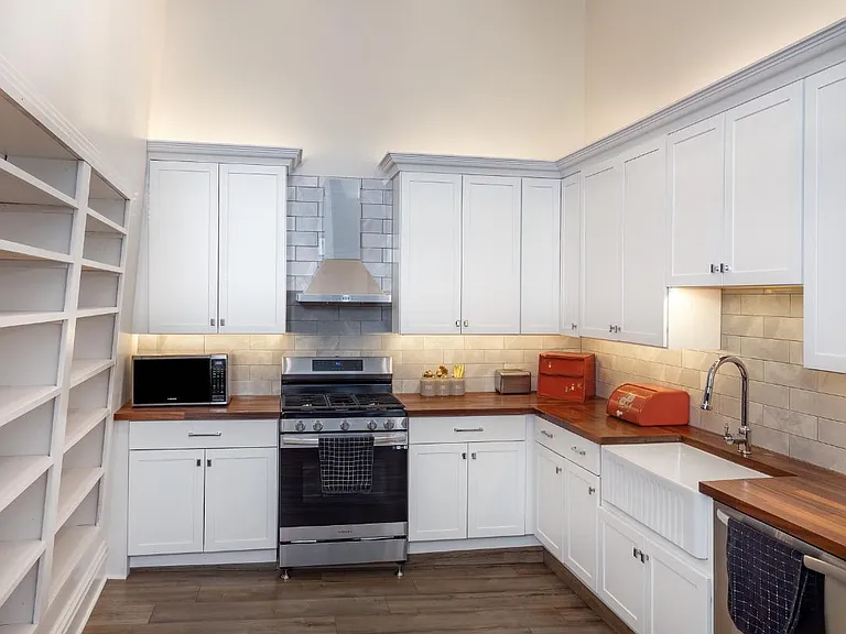 2 Pleasant St #4B — Photo 5