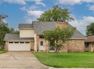 9216 Shadowcrest Dr, College Station, TX 77845