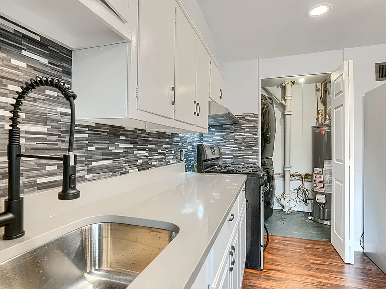 7906 Wynbrook Rd — Photo 13
