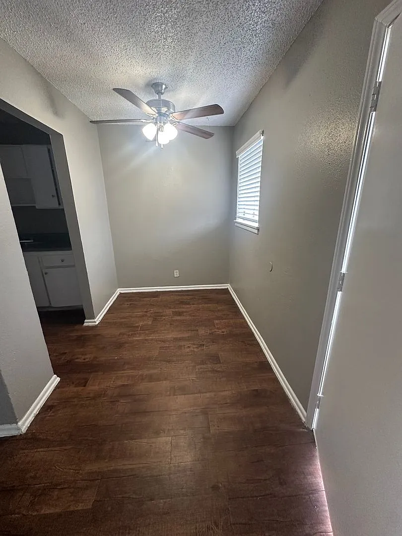 Brookview Duplex 6917 — Photo 3