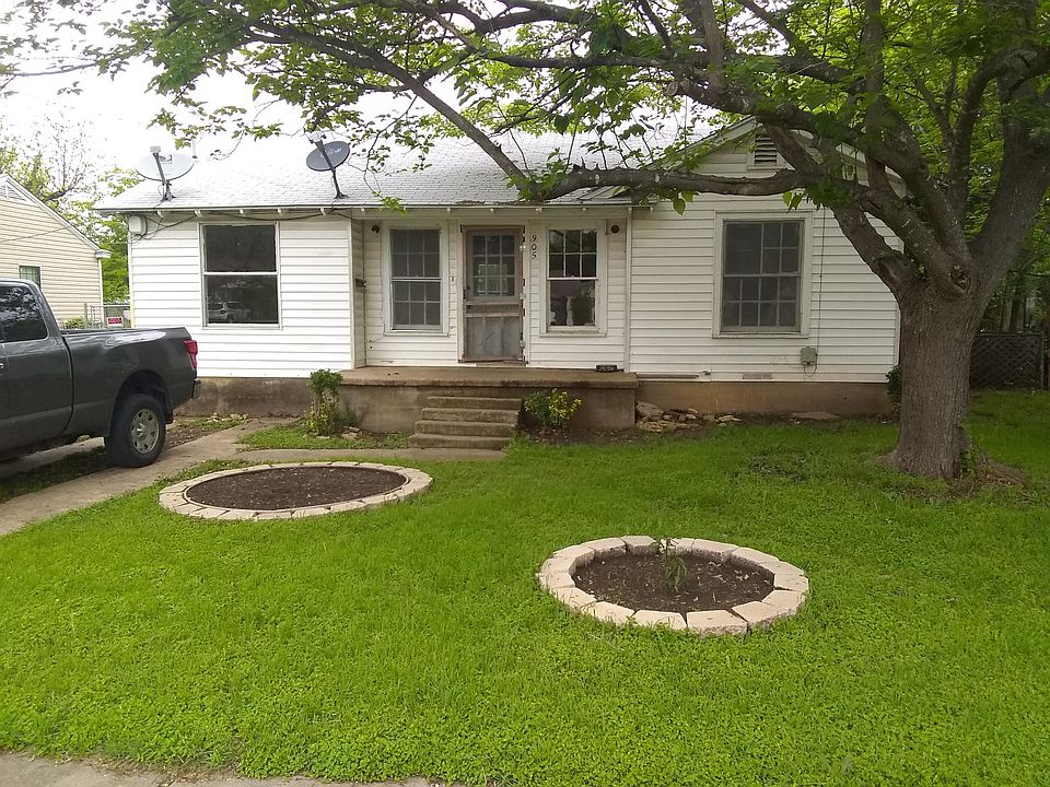 1st image of 905 W Green Ave