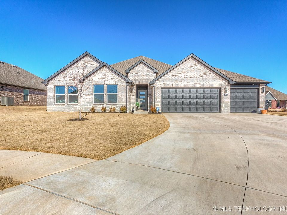 1st image of 7410 E Oakridge Ct