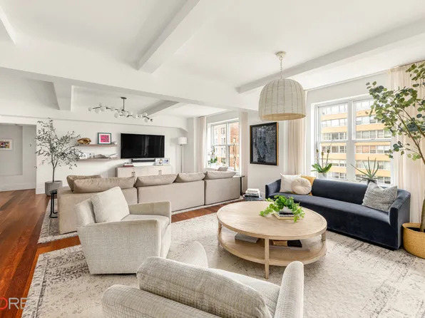 12 West 72nd Street image 1 of 15