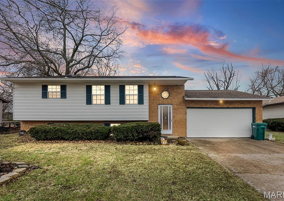 1st image of 2006 Maple Tree Ln