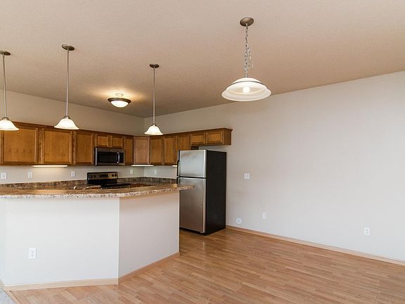 4th image of 410 Glenmoor Pl