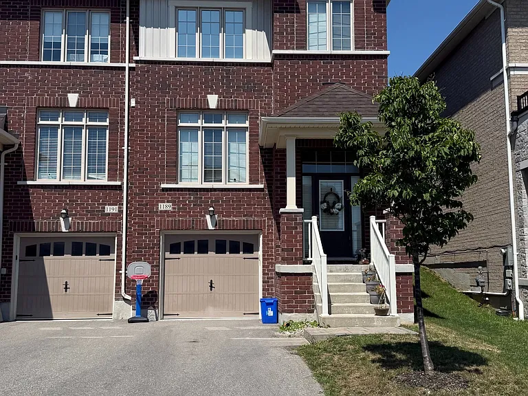 1189 Cactus Cres — Photo 2