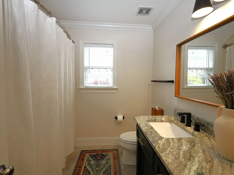 4025 Gramercy Dr — Photo 17