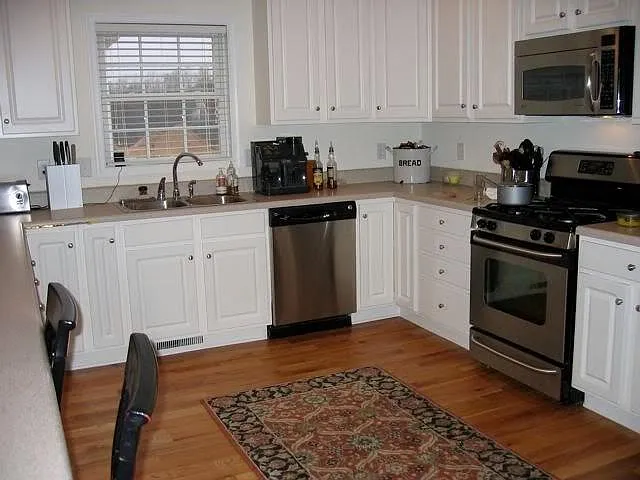 919 Raymond Rd — Photo 4