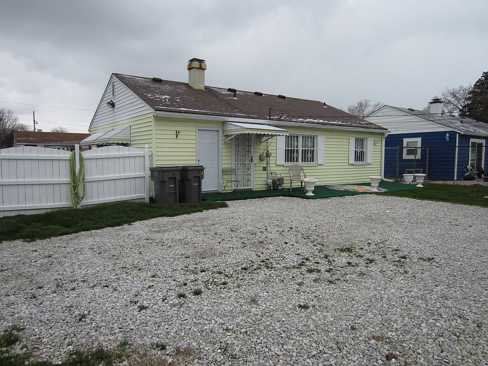 2nd image of 2901 Sangster Ave